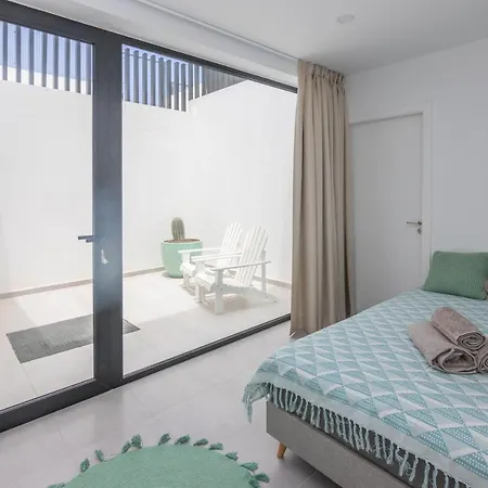 Mansion With Heated Pool - Jacuzzi Villa Corralejo