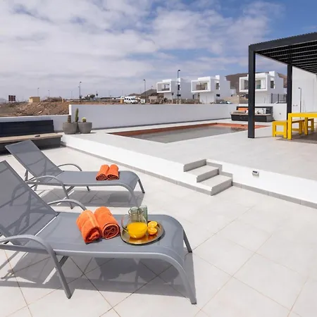 Mansion With Heated Pool - Jacuzzi Villa