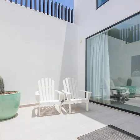 Mansion With Heated Pool - Jacuzzi * Corralejo