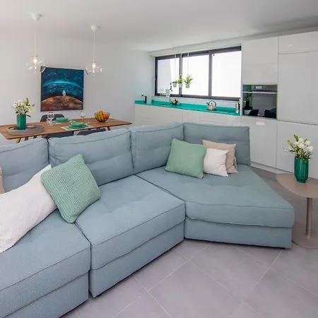 Villa Mansion With Heated Pool - Jacuzzi