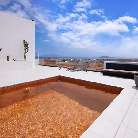 Villa Mansion With Heated Pool - Jacuzzi Corralejo