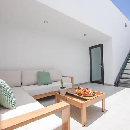 Mansion With Heated Pool - Jacuzzi Corralejo