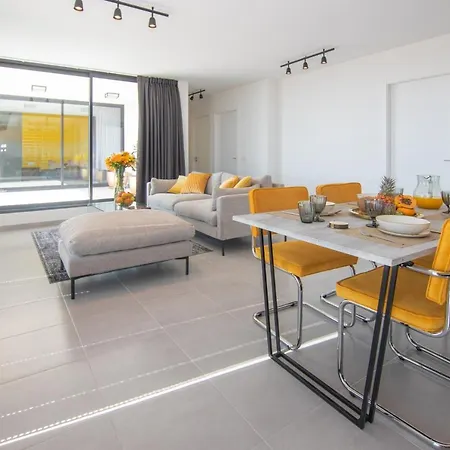 Mansion With Heated Pool - Jacuzzi Villa Corralejo