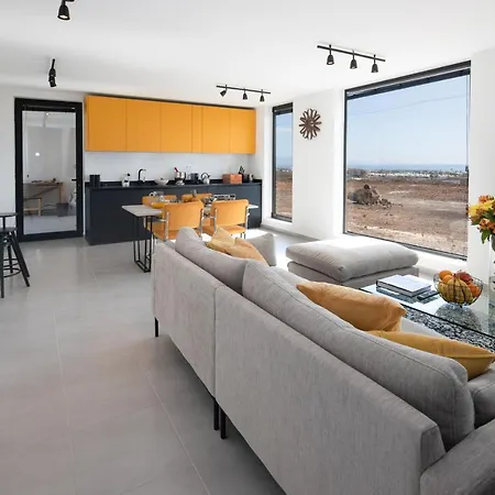 Mansion With Heated Pool - Jacuzzi Corralejo