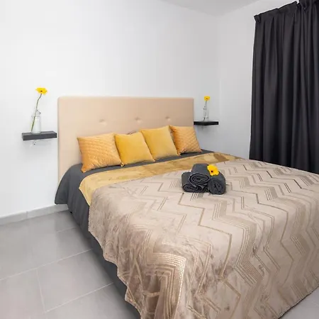 Mansion With Heated Pool - Jacuzzi Corralejo